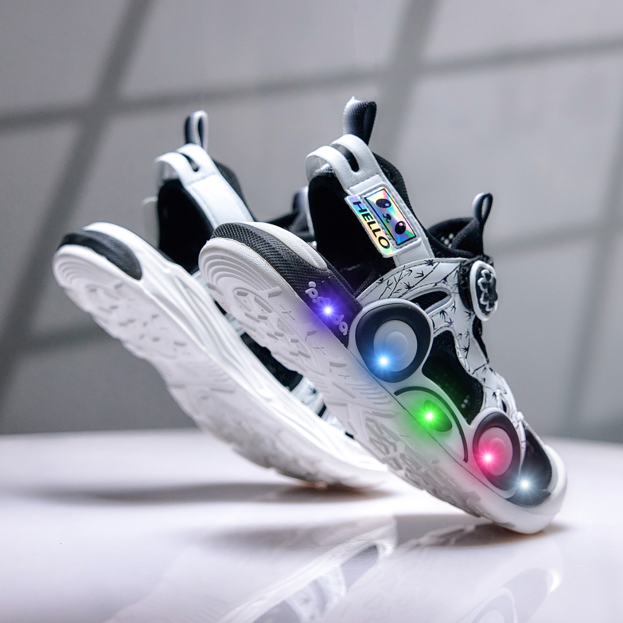 Kids Panda Cartoon Light Up Ca - đánh giá và giá Velcro Strap Sandal