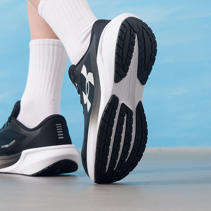 Under Armour Men's Sports Shoe - đánh giá và giá Men Shoes Under Armour