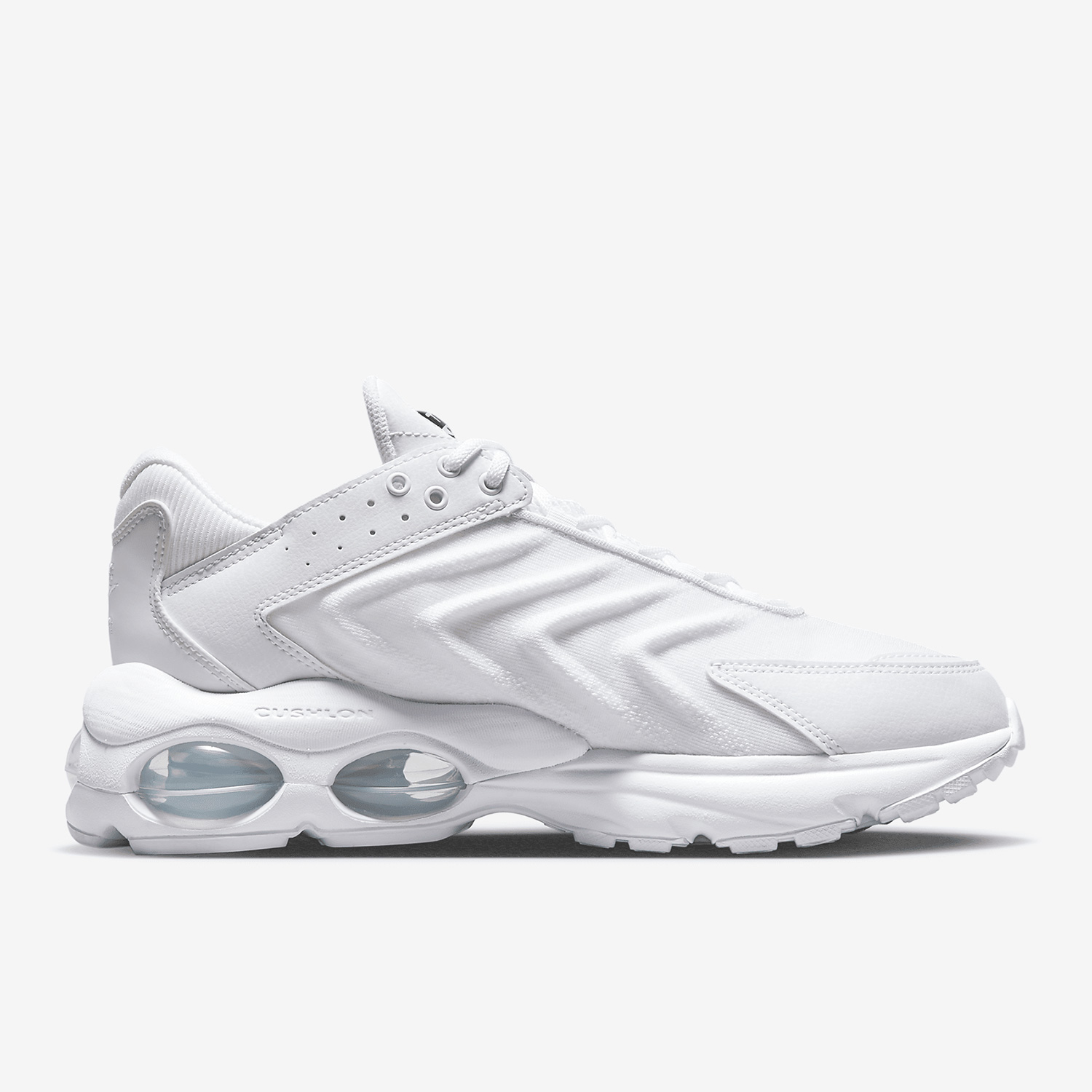 Nike Official Genuine Air Max  - đánh giá và giá Men Shoes Myntra