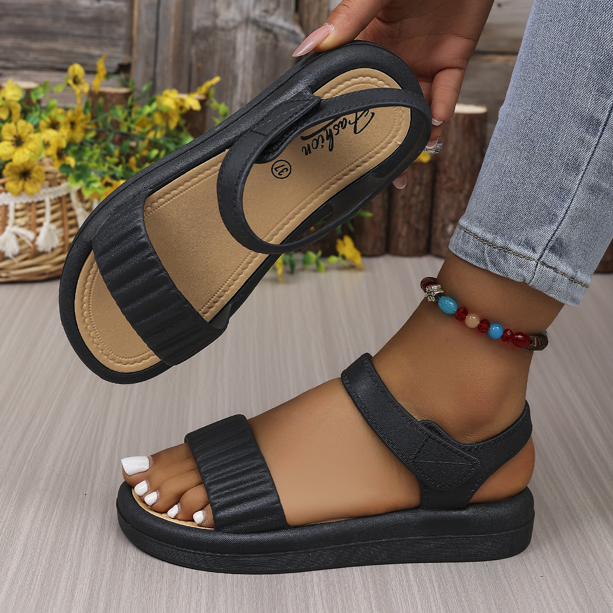 Women's White Platform Sandals - đánh giá và giá Velcro Strap Sandal