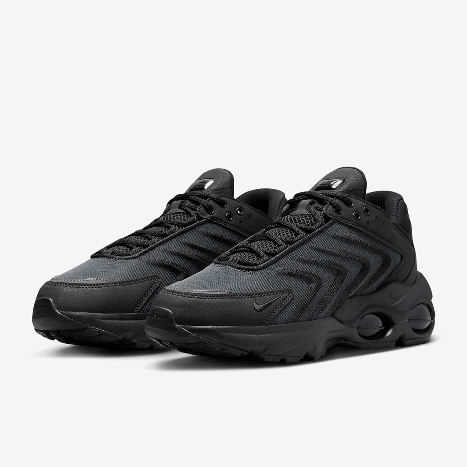 Nike Official Genuine AIR MAX  - đánh giá và giá Men Shoes Myntra