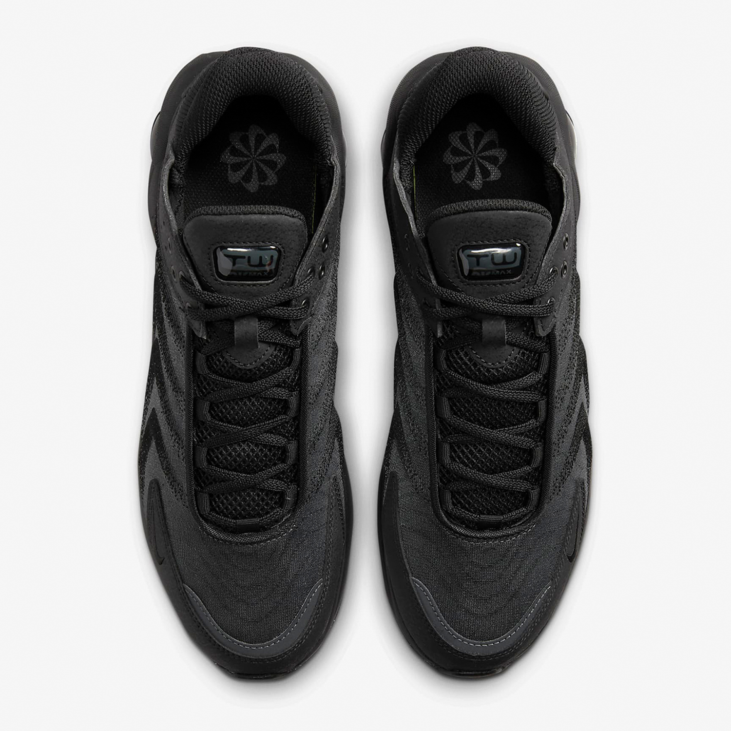 Nike Official Genuine AIR MAX  - đánh giá và giá Men Shoes Myntra